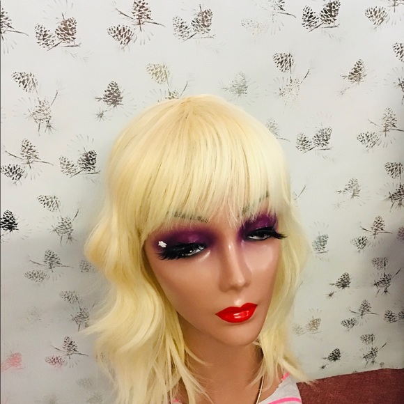 Beautiful Synthetic Wavy Bob With Bangs At The Front - Picture 4 of 8